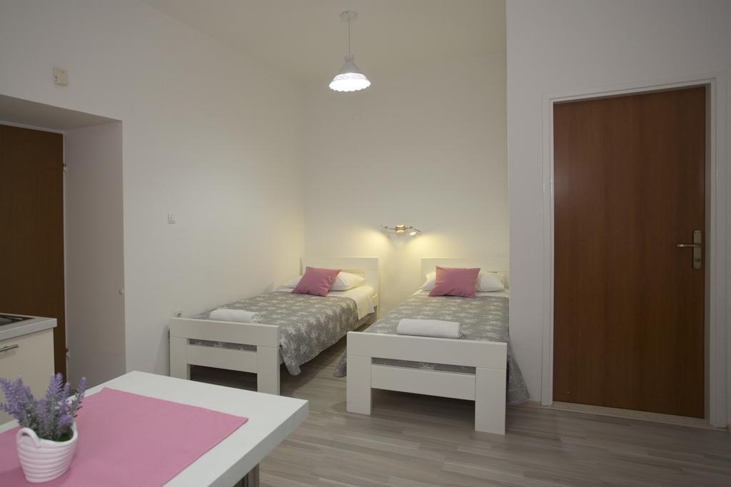 Summer Bay Apartments สปลิท ภายนอก รูปภาพ
