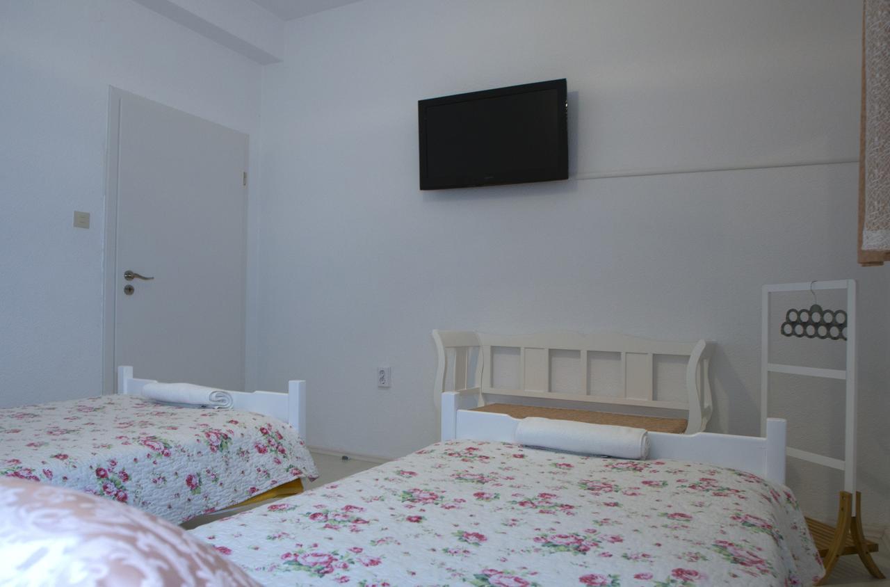 Summer Bay Apartments สปลิท ภายนอก รูปภาพ