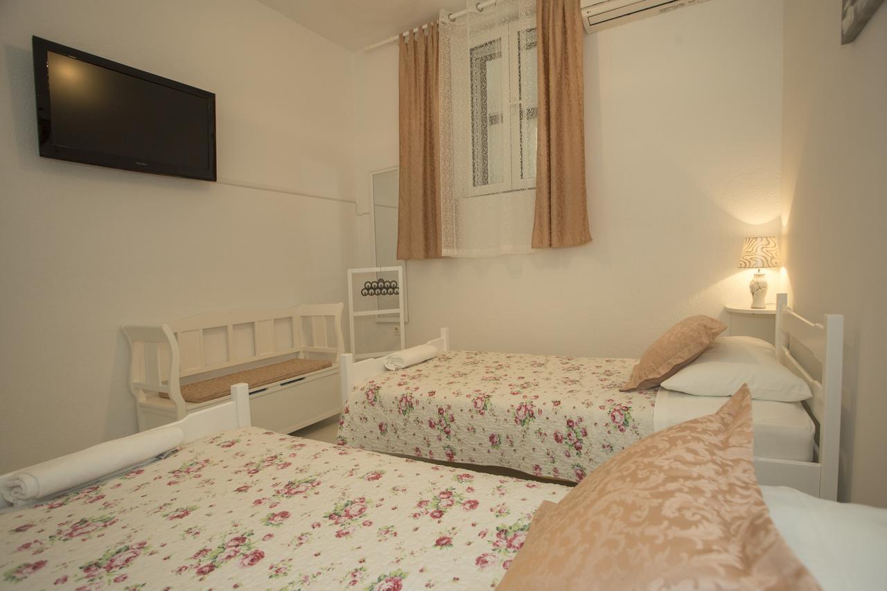Summer Bay Apartments สปลิท ภายนอก รูปภาพ